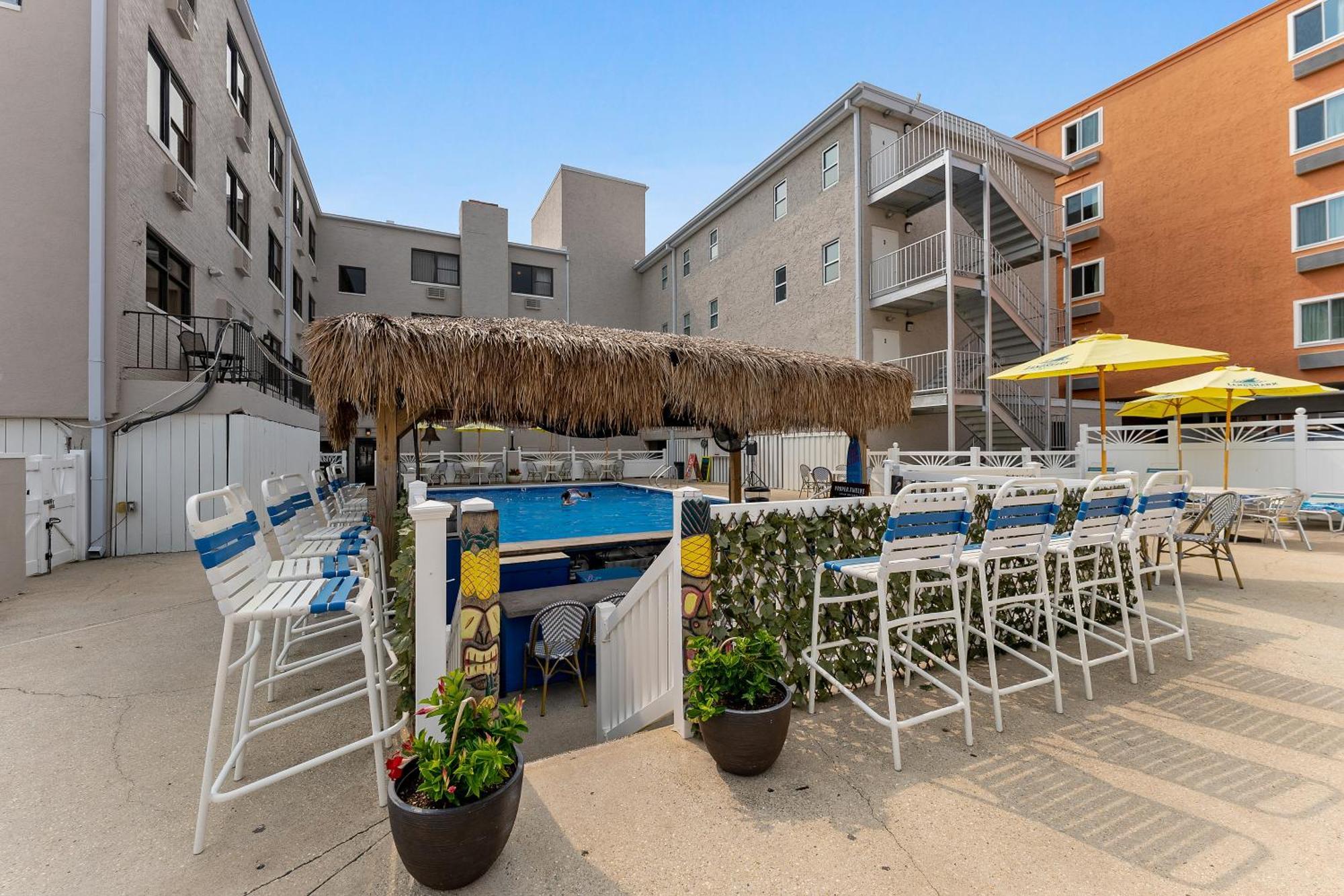 Oceanic Hotel & Barefoot Tiki Bar Wildwood Eksteriør billede