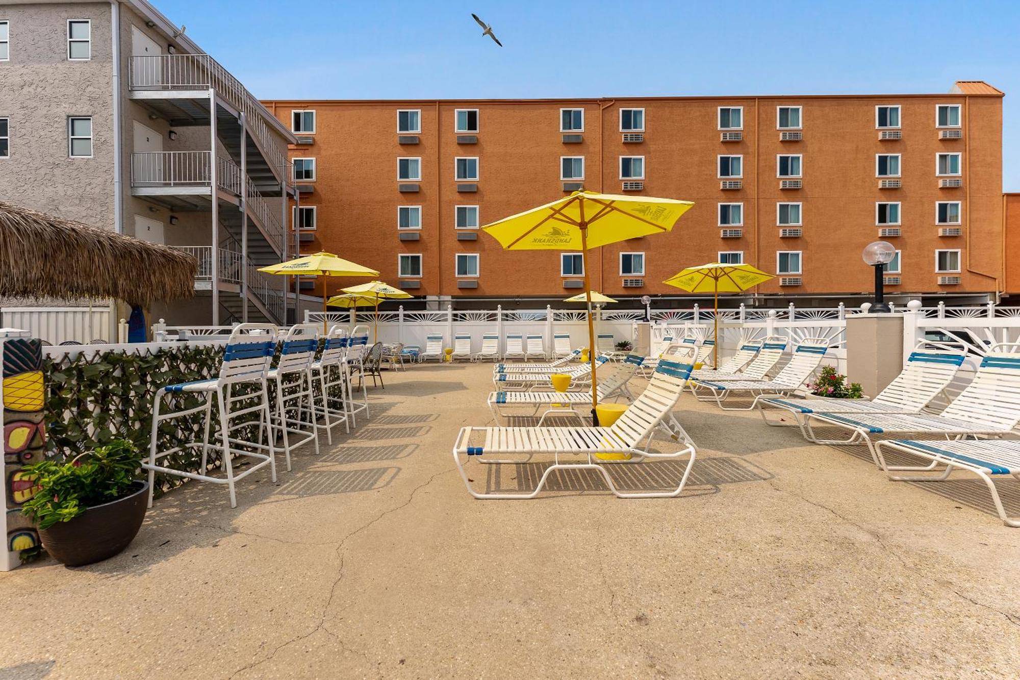 Oceanic Hotel & Barefoot Tiki Bar Wildwood Eksteriør billede